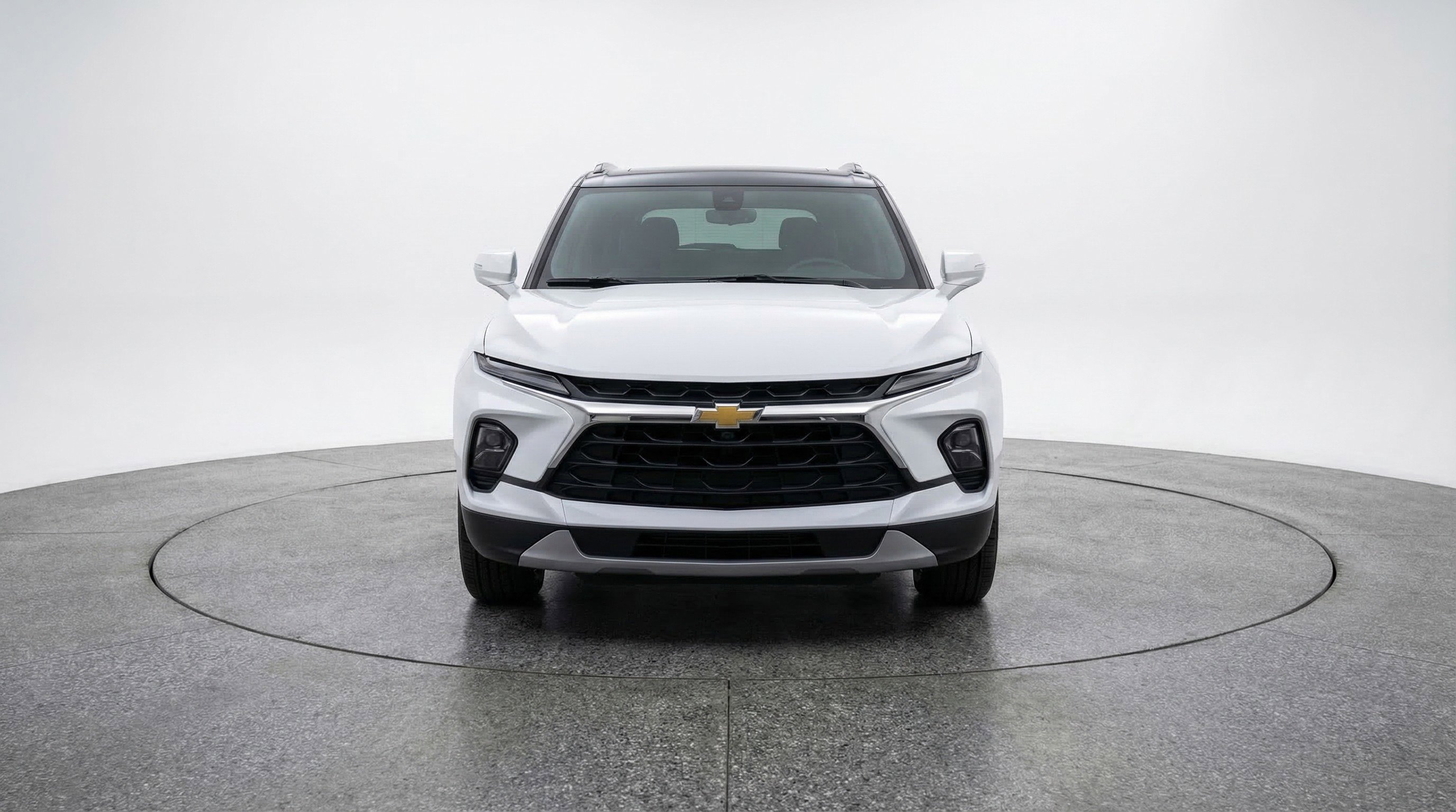 Used 2025 Chevrolet Blazer LT image 2