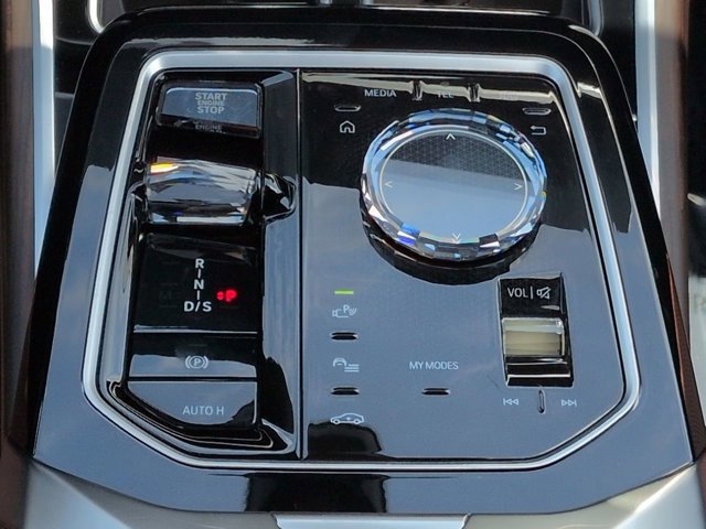Used 2024 BMW 760i xDrive AWD/4WD image 18