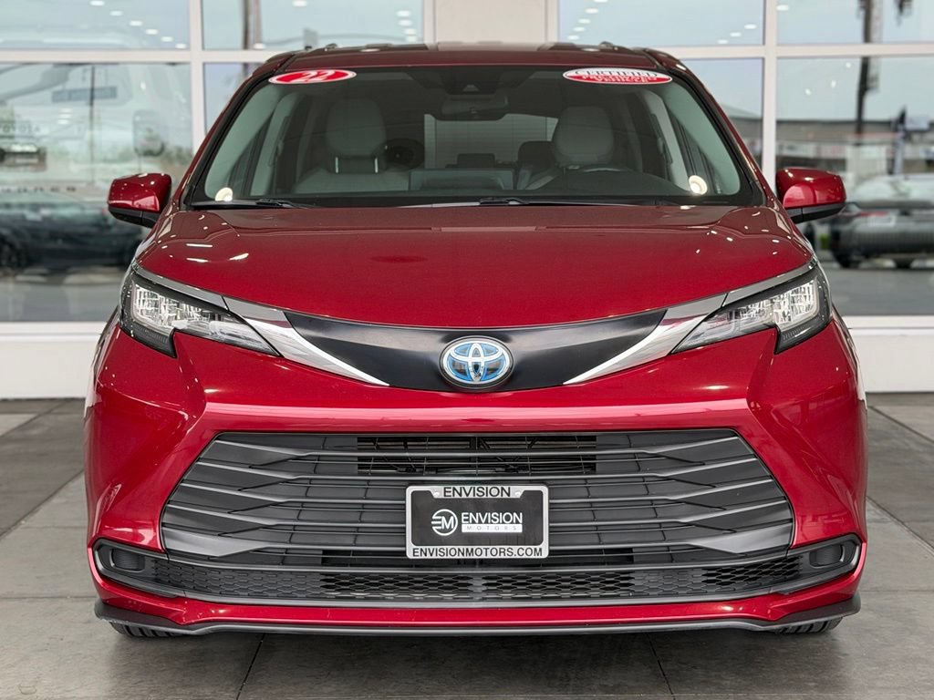 Certified 2022 Toyota Sienna LE AWD/4WD image 5