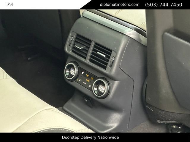 Used 2018 Land Rover Range Rover Velar R-Dynamic SE AWD/4WD image 22