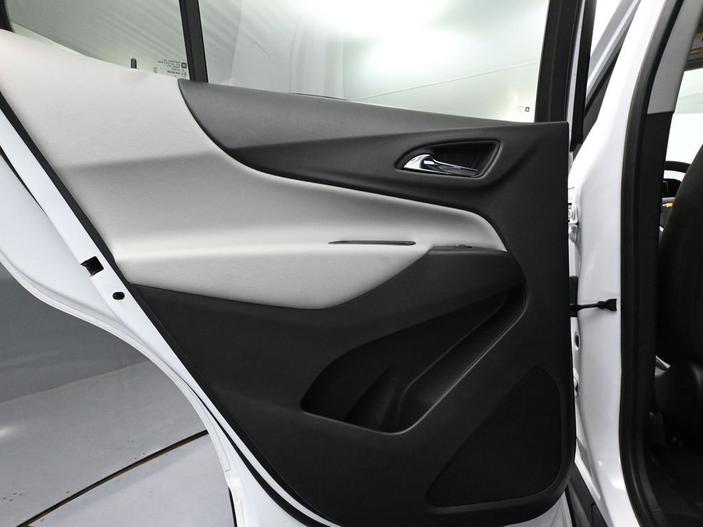 Used 2021 Chevrolet Equinox LS w/ LS Convenience Package image 36