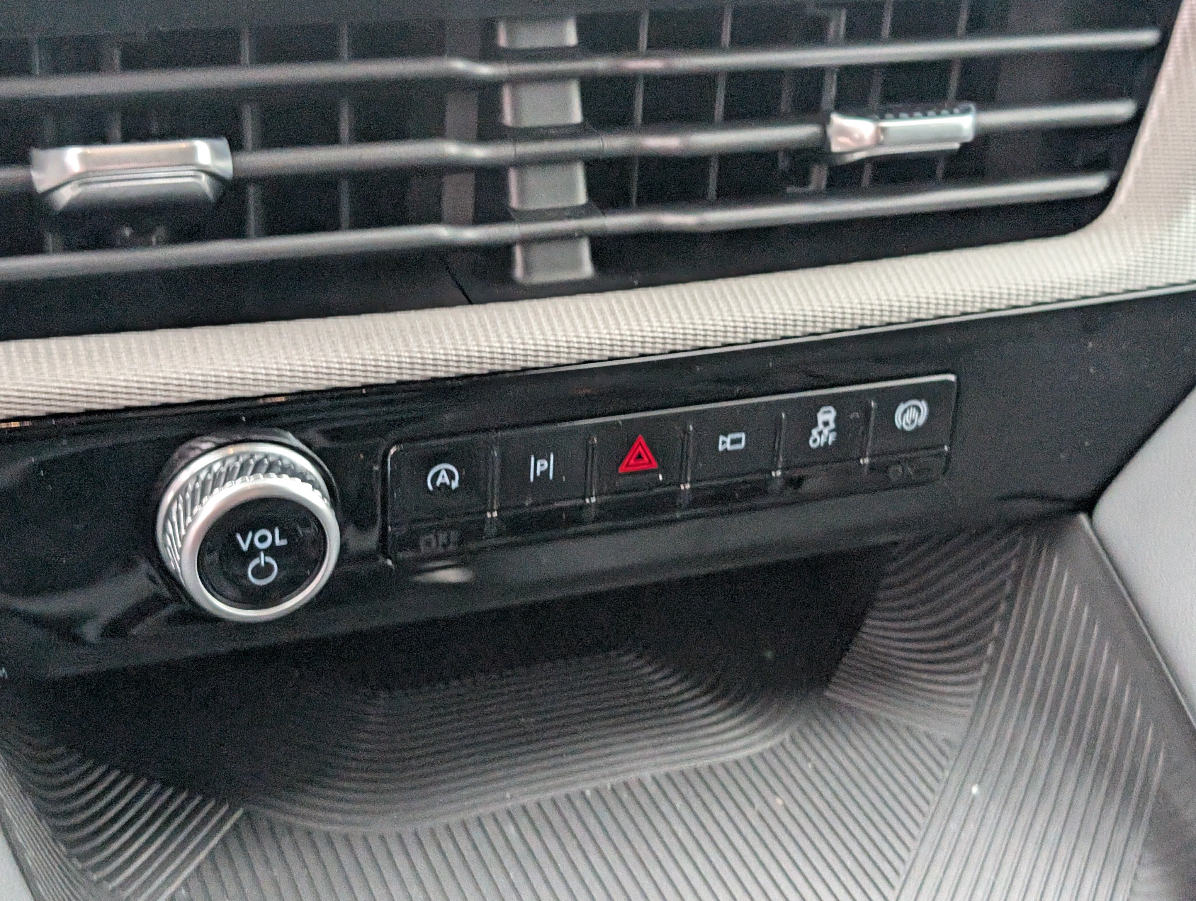 New 2026 Ford Explorer Active RWD image 30