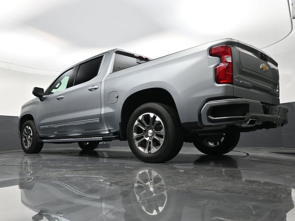 Used 2025 Chevrolet Silverado 1500 High Country RWD image 23