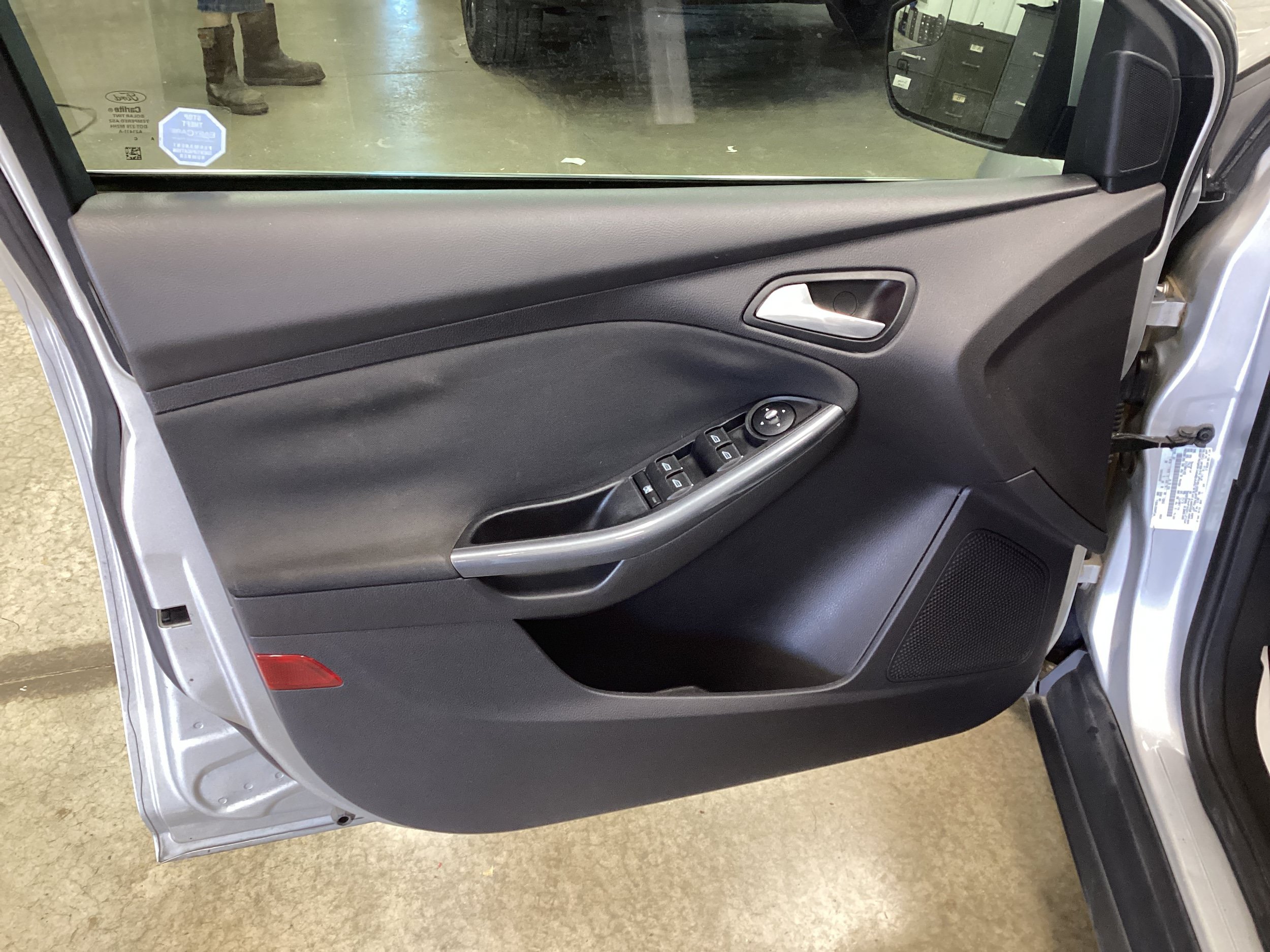 Used 2012 Ford Focus Titanium FWD image 12