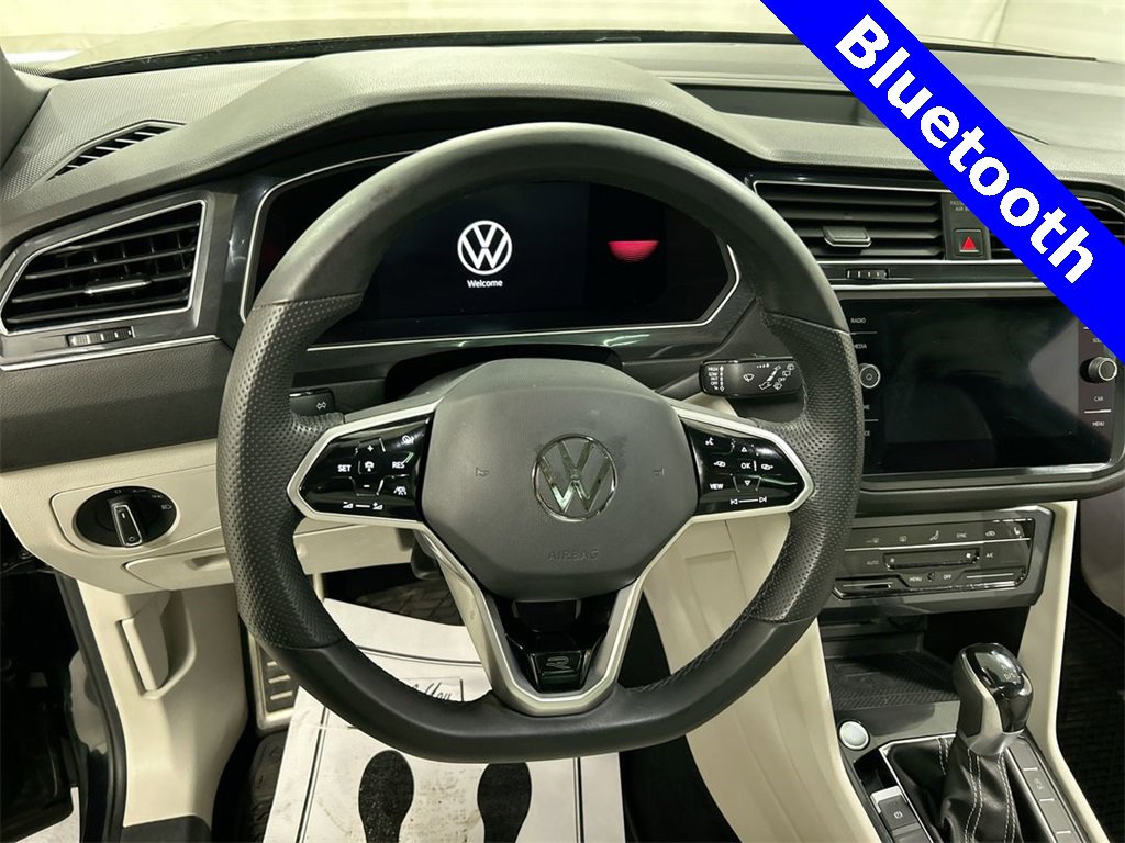 Certified 2022 Volkswagen Tiguan SE R-Line image 6