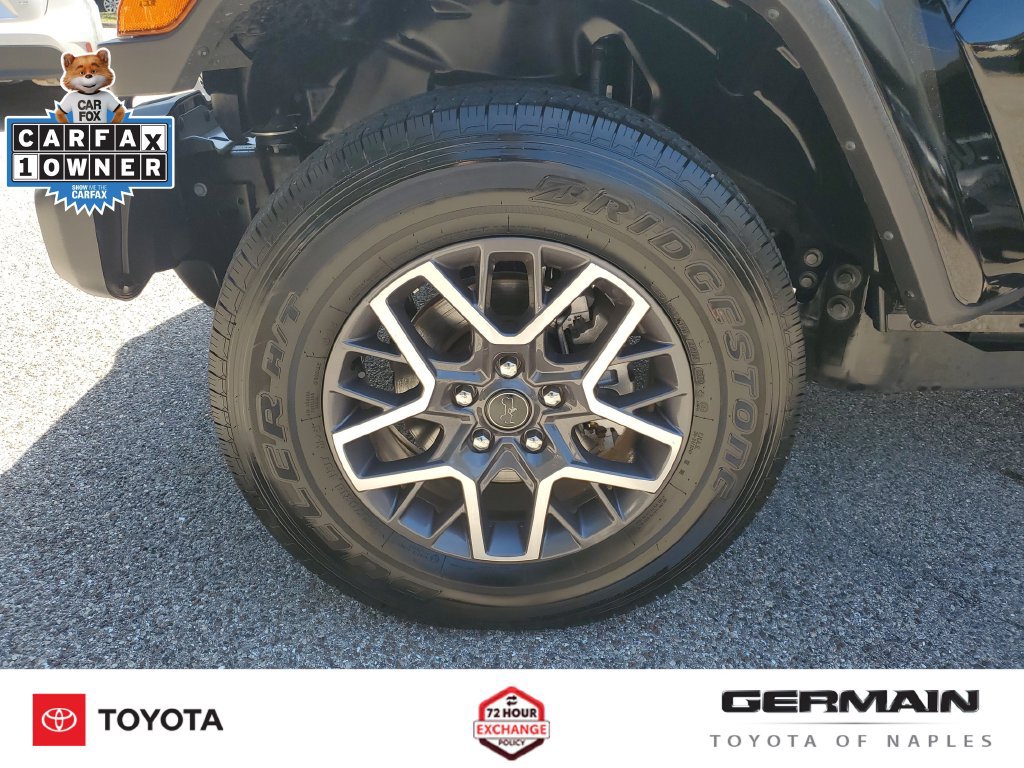 Used 2026 Jeep Wrangler Unlimited Sahara AWD/4WD image 14