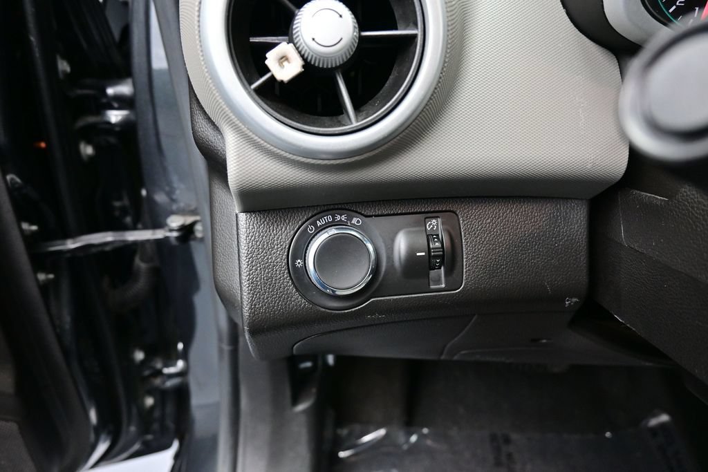Used 2020 Chevrolet Sonic LT FWD image 19