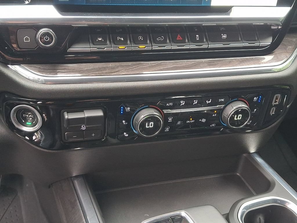 Used 2024 Chevrolet Silverado 1500 LTZ AWD/4WD image 15