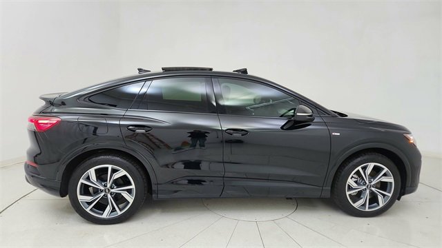 Used 2025 Audi Q4 e-tron Premium w/ Convenience Package image 6