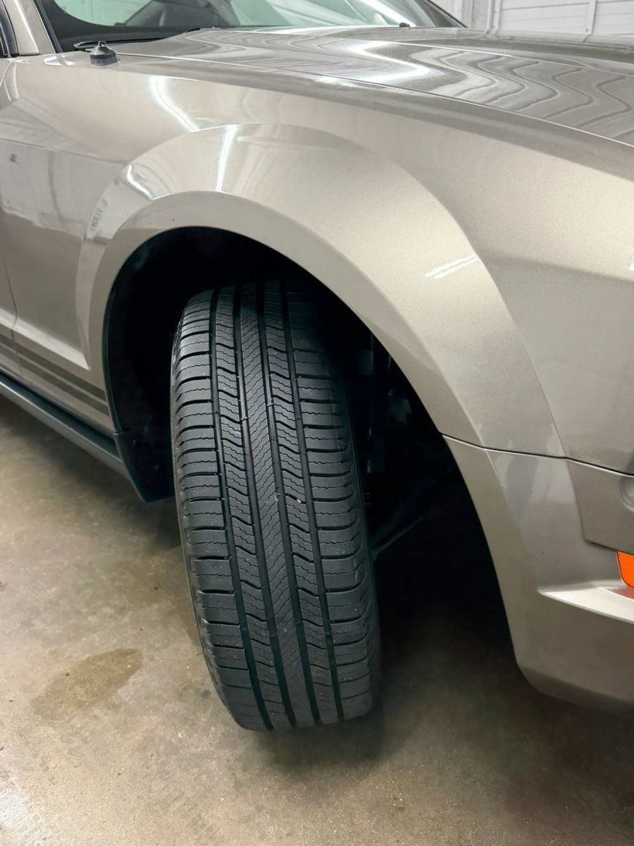 Used 2005 Ford Mustang Premium RWD image 16