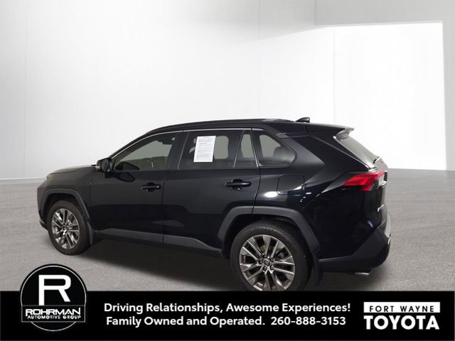 Used 2020 Toyota RAV4 XLE Premium image 11