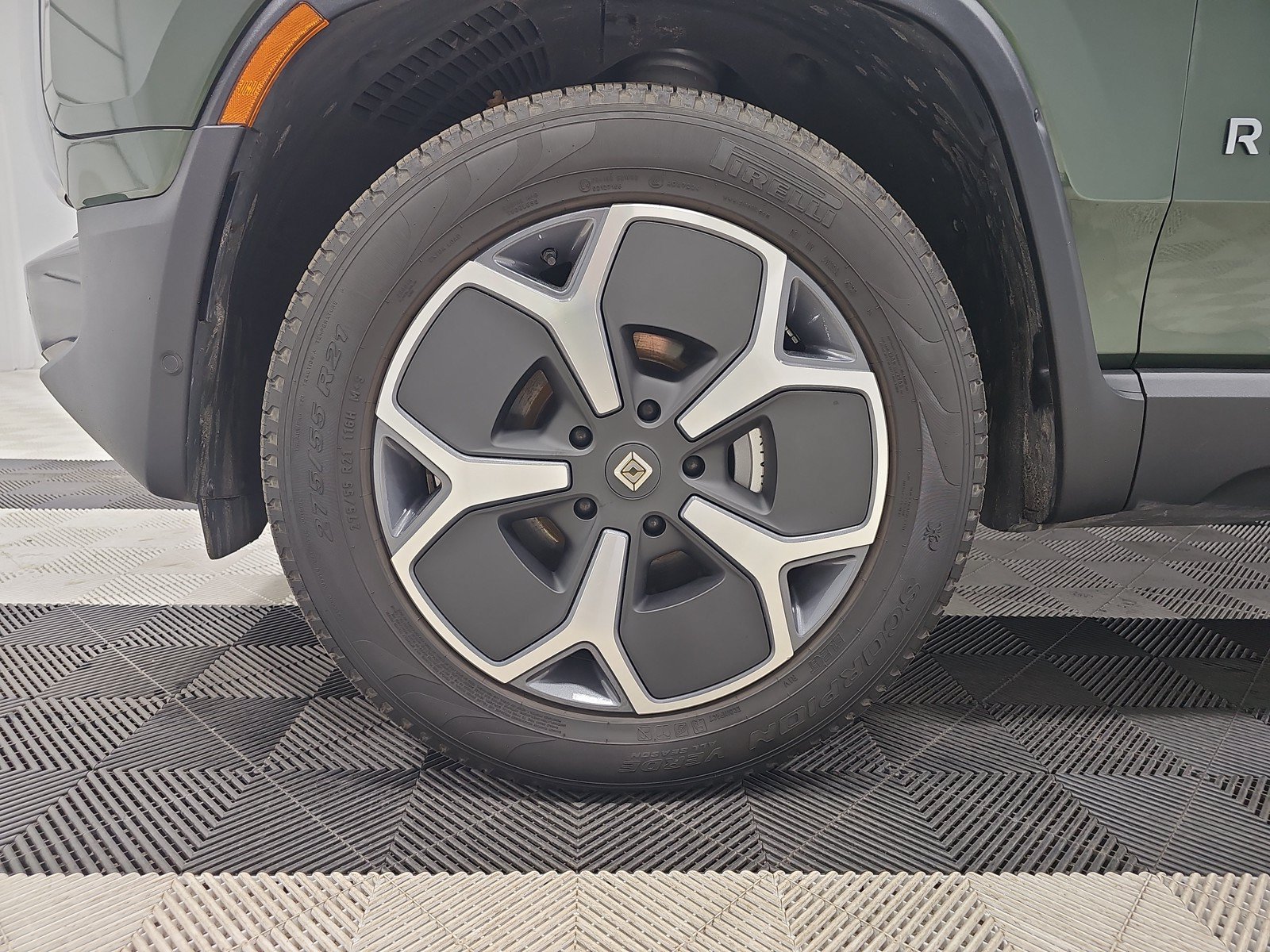 Used 2024 Rivian R1T Adventure AWD/4WD image 9