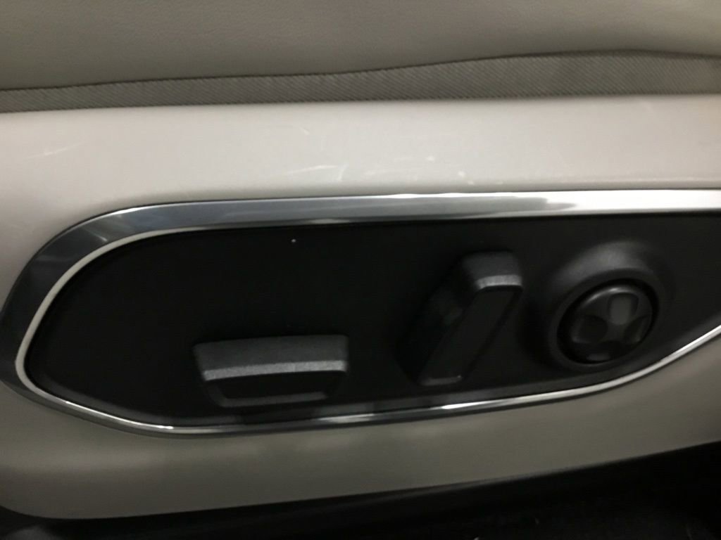 Used 2022 Jeep Wagoneer Series II AWD/4WD image 10