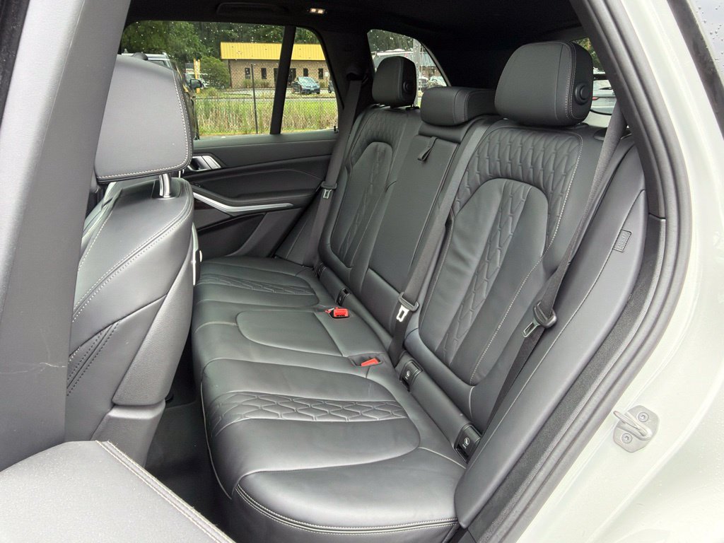Used 2025 BMW X5 xDrive50e AWD/4WD image 22