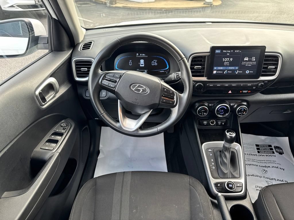 Used 2026 Hyundai Venue SEL FWD image 27