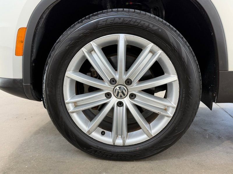 Used 2014 Volkswagen Tiguan SE FWD image 11