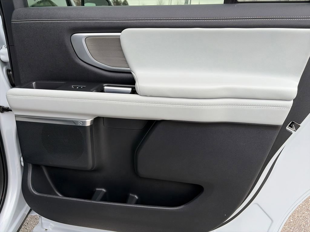 Used 2025 Ford Expedition Max Platinum image 38