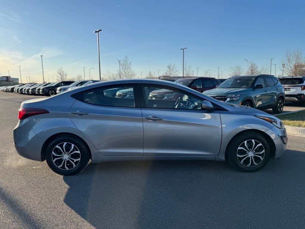 Used 2016 Hyundai Elantra SE FWD image 11