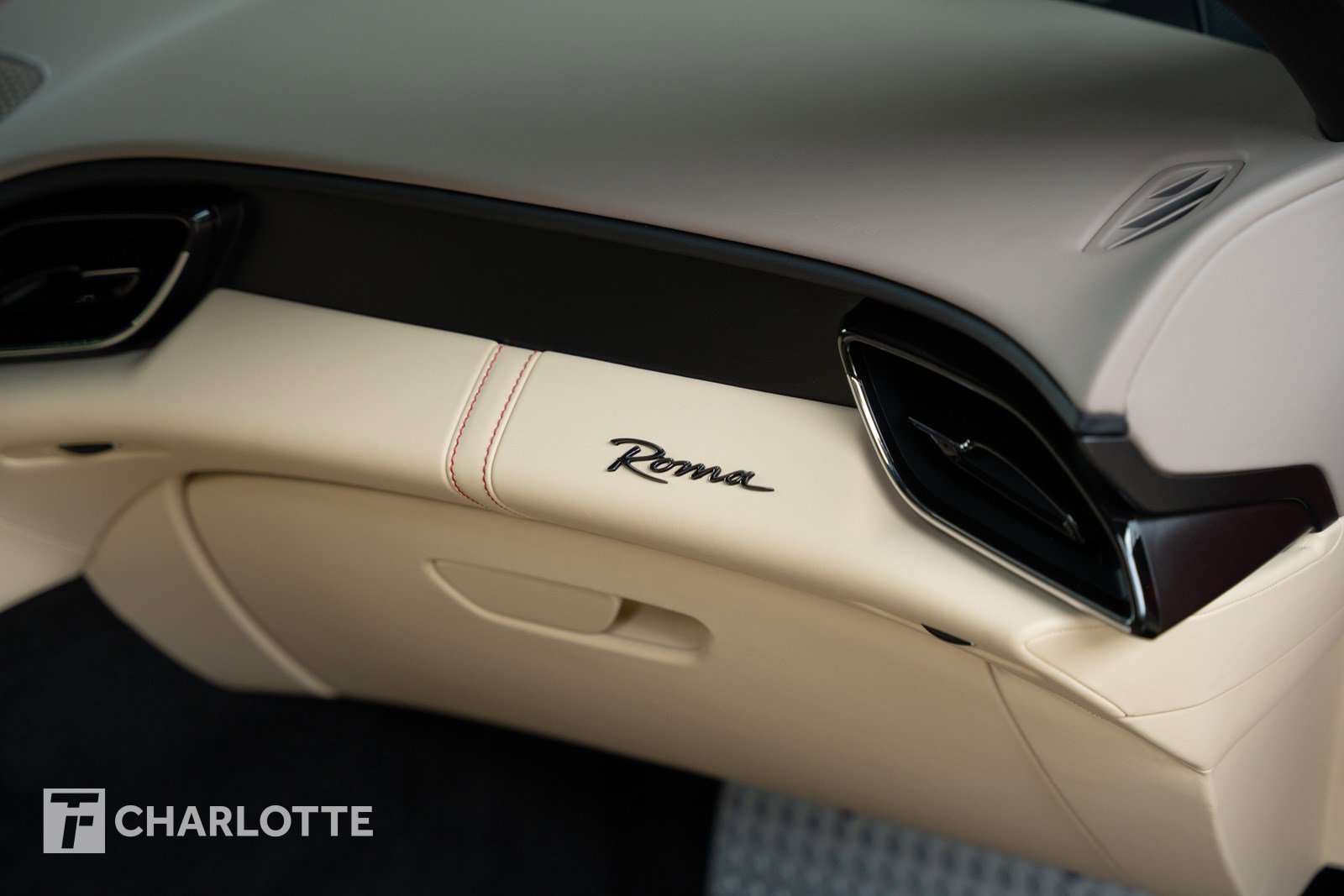 Used 2022 Ferrari Roma RWD image 36