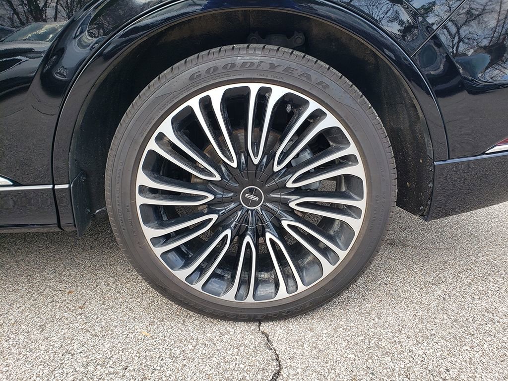 Used 2025 Lincoln Aviator Black Label AWD/4WD image 15