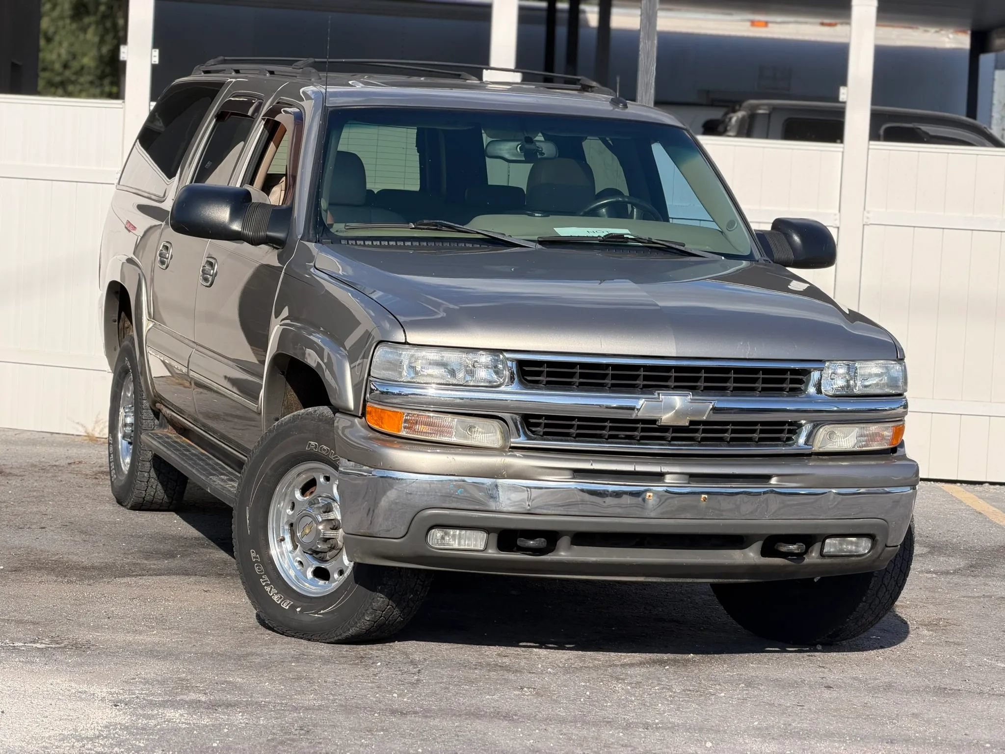 Used 2003 Chevrolet Suburban 2500 LT w/ LT Preferred Equipment Group AWD/4WD image 2