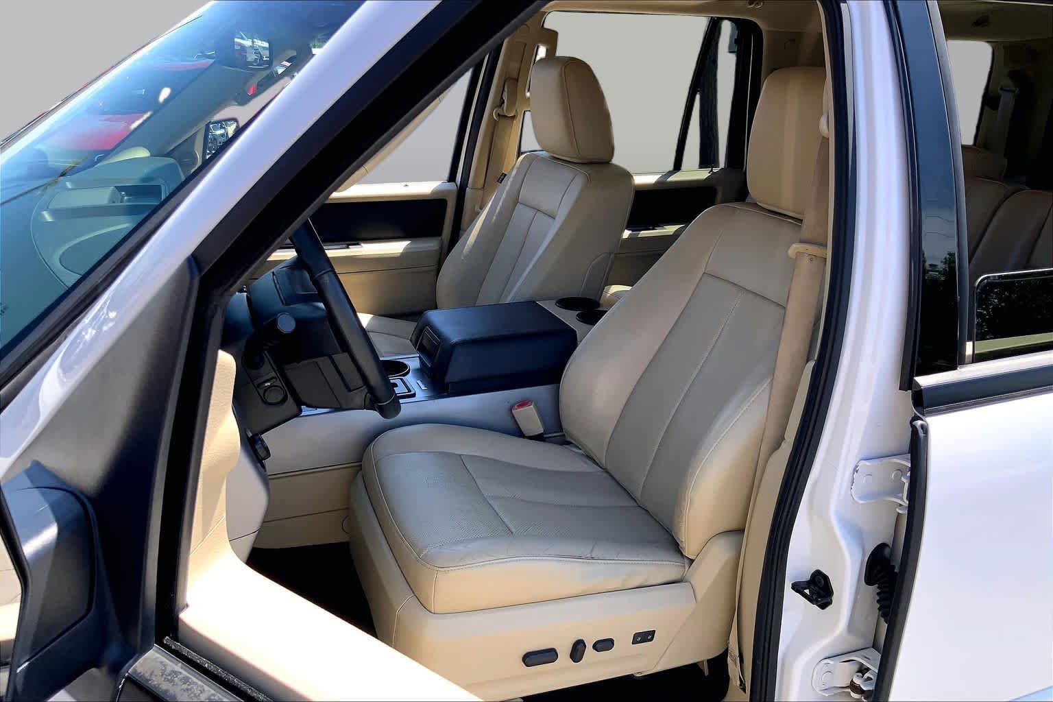 Used 2017 Ford Expedition XLT w/ Equipment Group 202A RWD image 8
