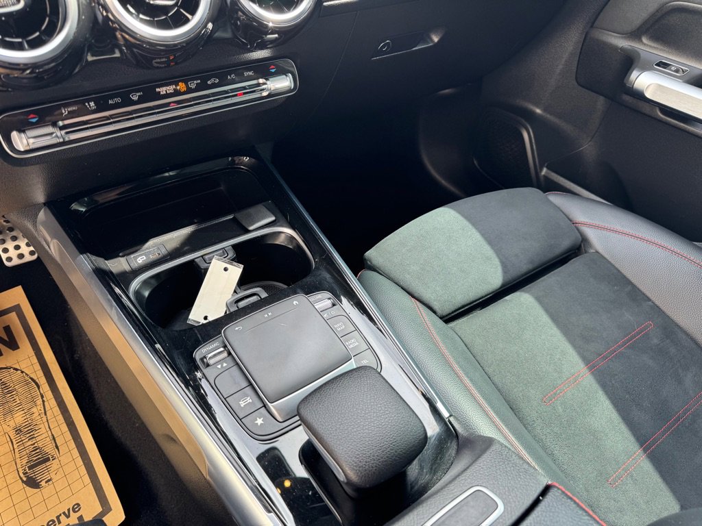 Used 2021 Mercedes-Benz GLB 250 4MATIC image 21