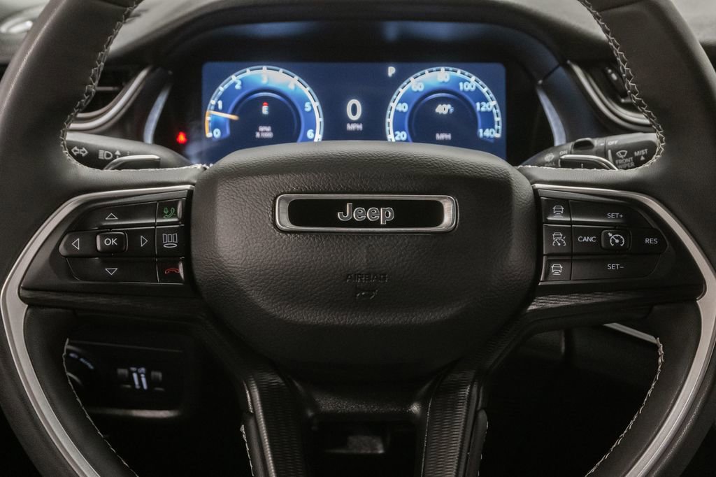 Certified 2024 Jeep Grand Cherokee L Altitude AWD/4WD image 16