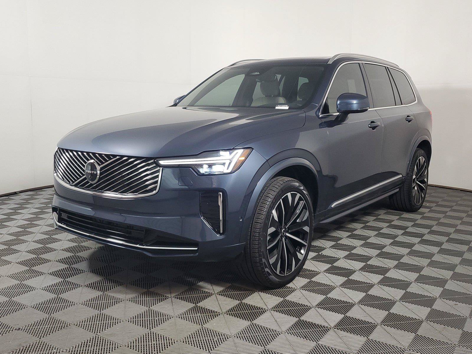 Certified 2026 Volvo XC90 B6 Plus w/ Protection Package Premier AWD/4WD image 3