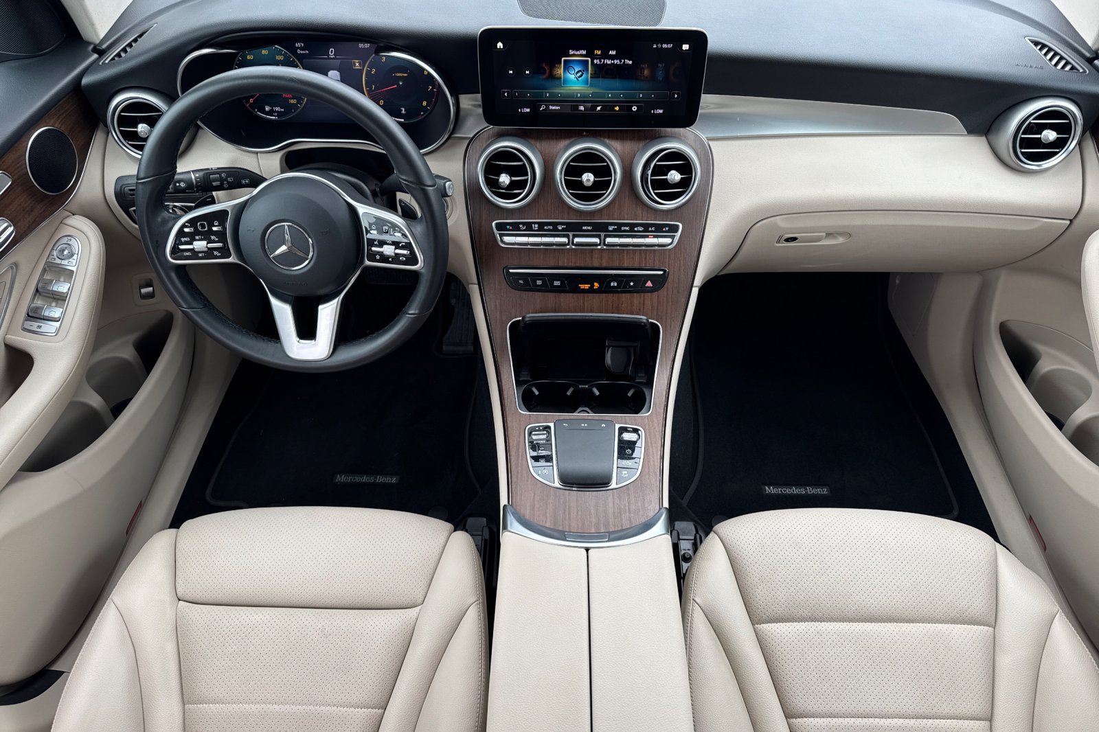 Used 2022 Mercedes-Benz GLC 300 4MATIC image 11