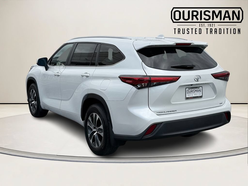 Used 2023 Toyota Highlander XLE FWD image 6