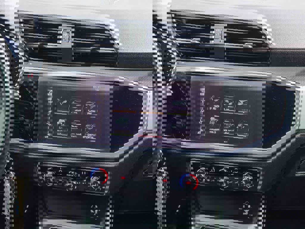 Used 2020 Audi Q3 2.0T Premium image 11