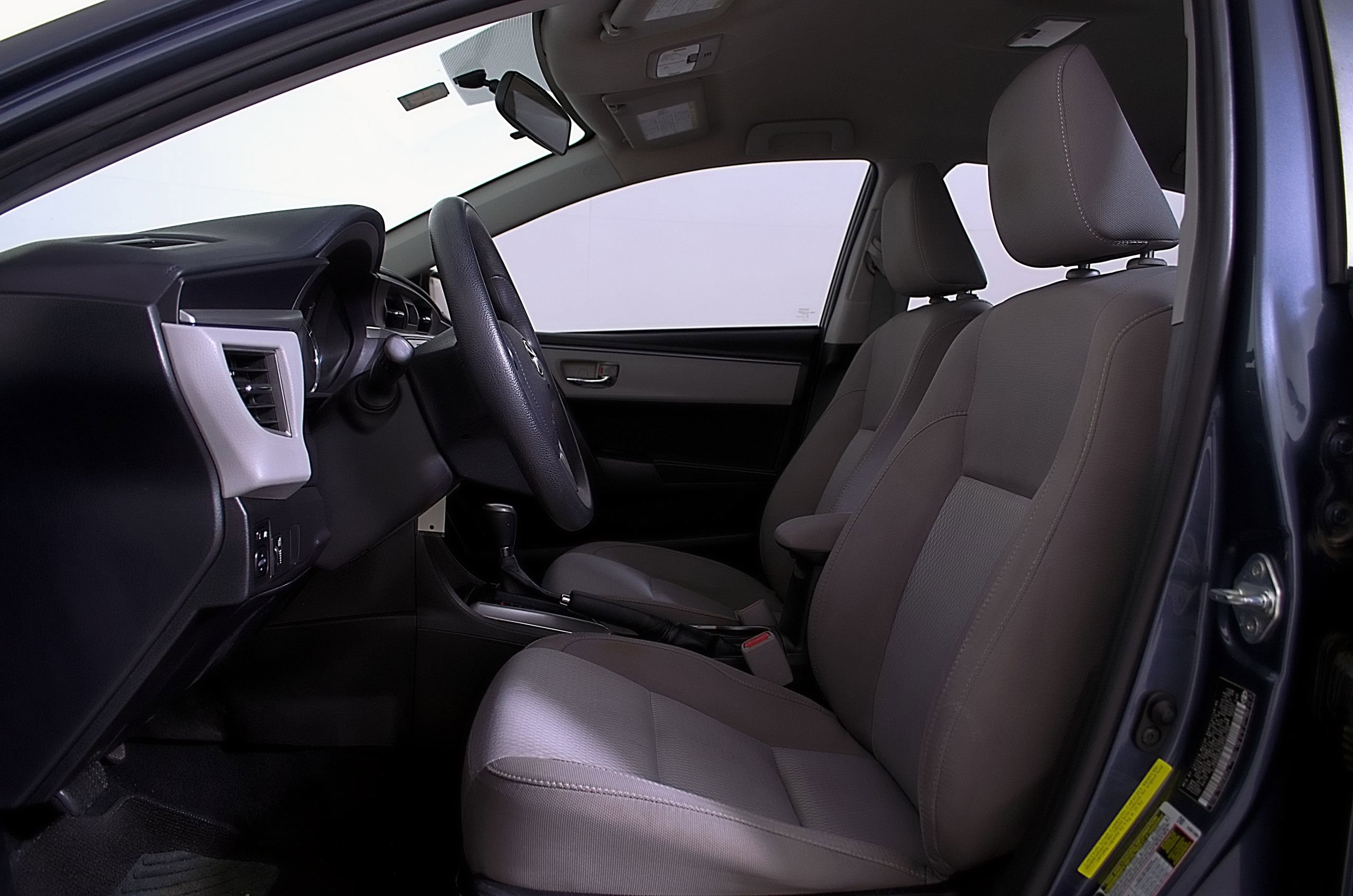 Used 2016 Toyota Corolla LE FWD image 14