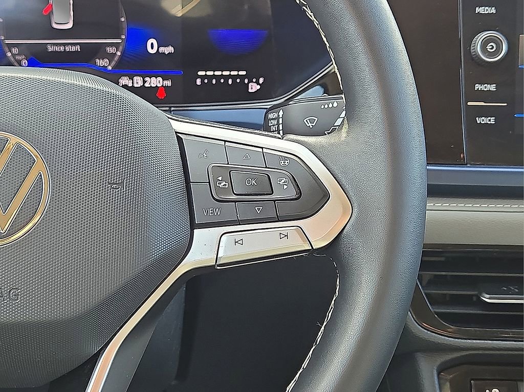 Used 2024 Volkswagen Taos SE image 18