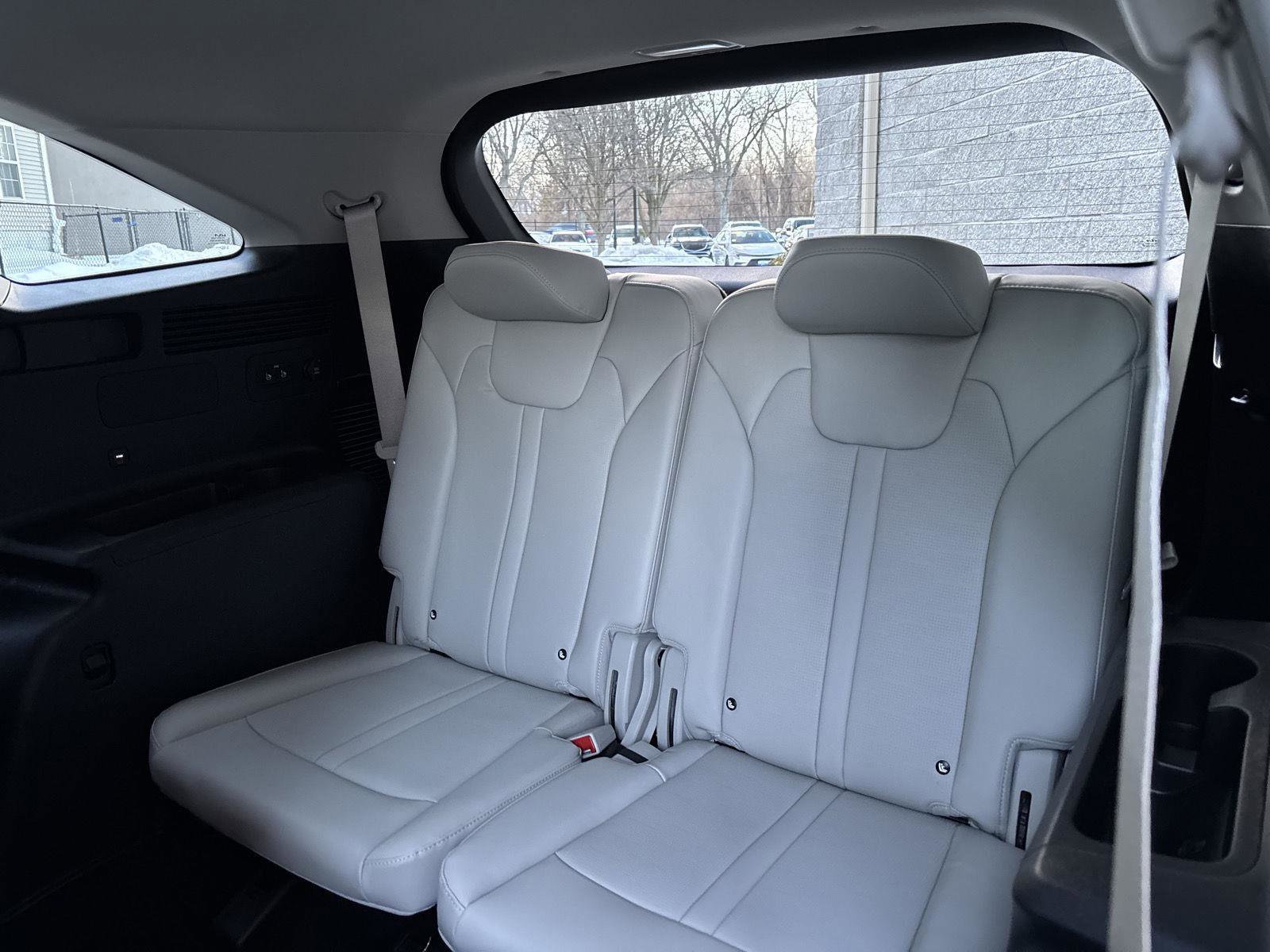 Used 2025 Kia Sorento EX image 24