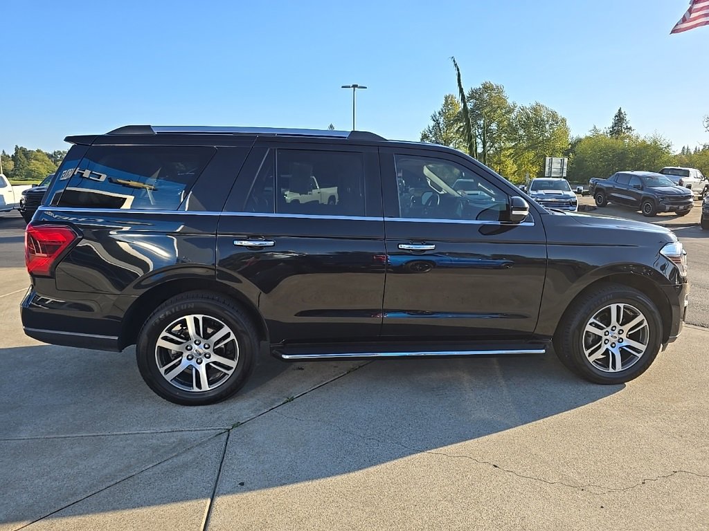 Used 2023 Ford Expedition Limited image 7