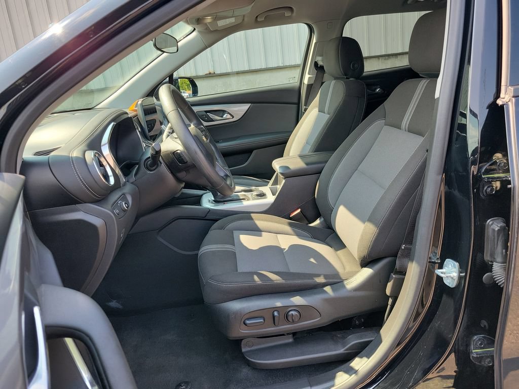 Used 2025 Chevrolet Blazer LT AWD/4WD image 19