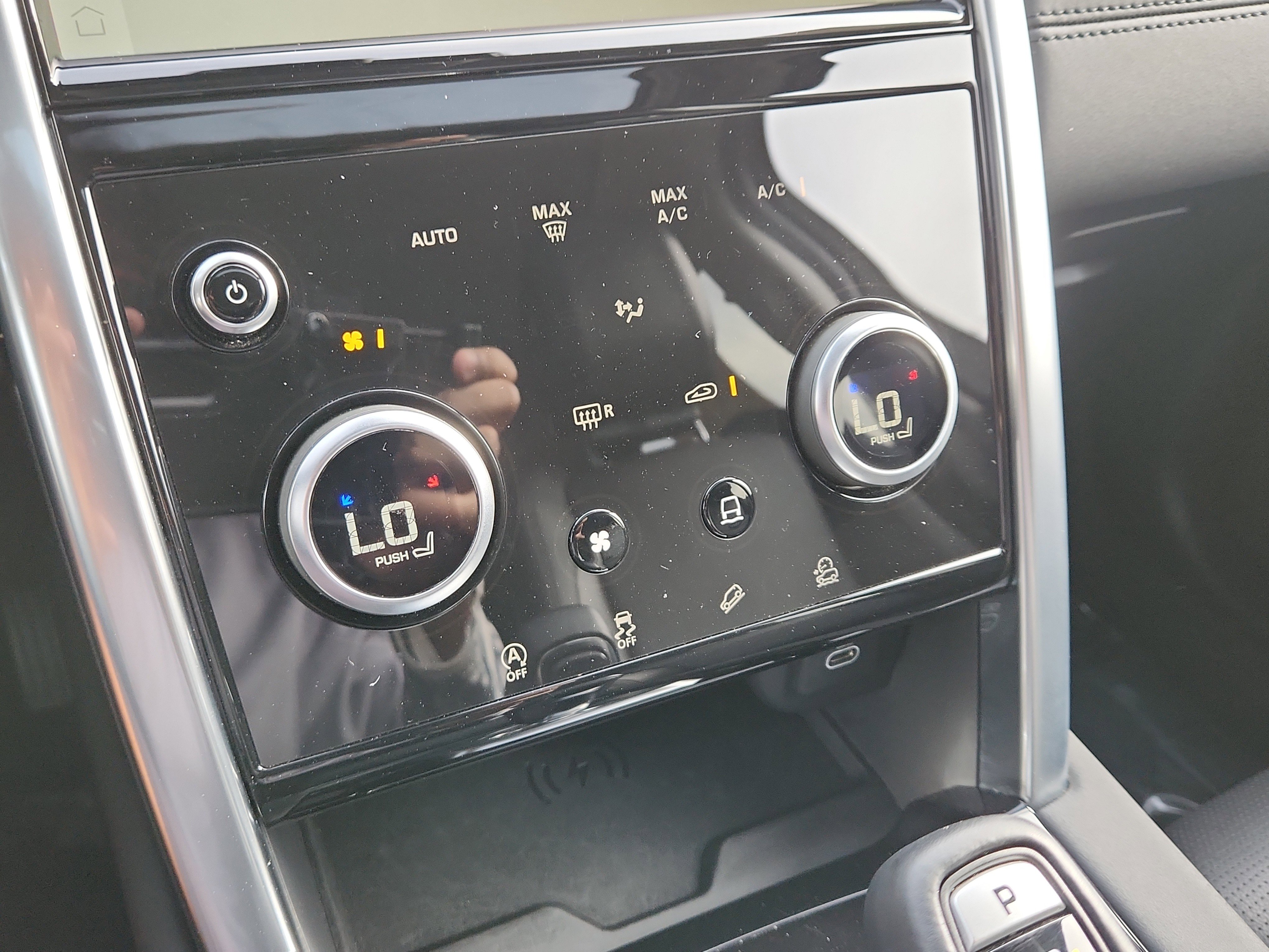 Used 2023 Land Rover Discovery Sport SE image 31