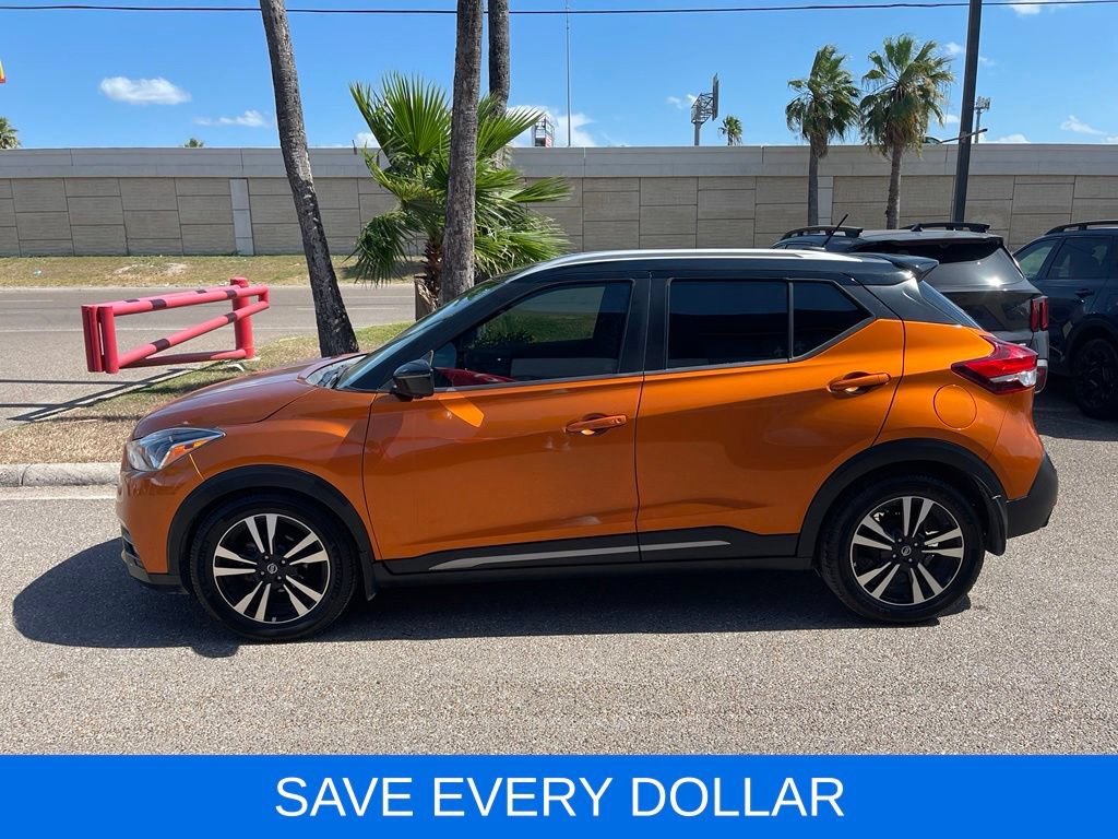 Used 2020 Nissan Kicks SR w/ SR Premium Package FWD image 3