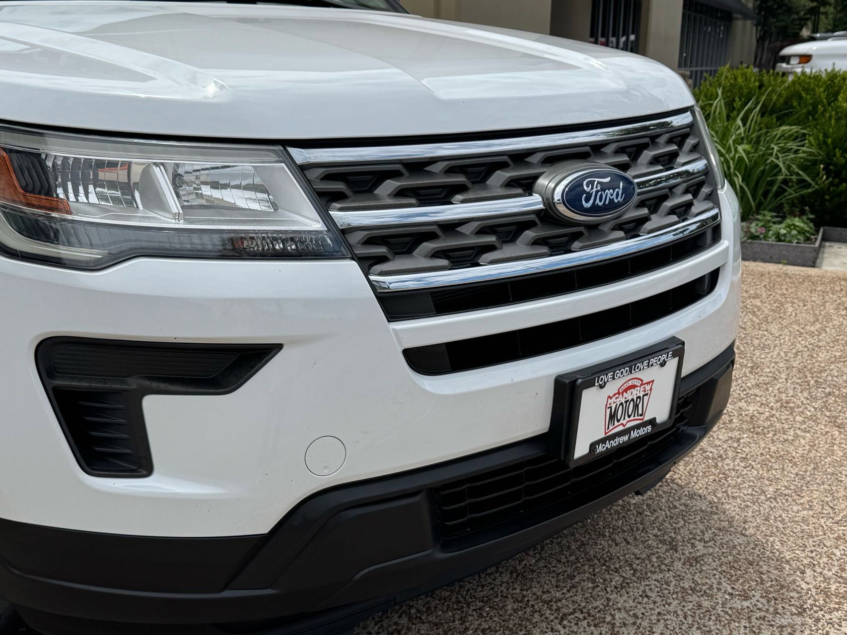 Used 2018 Ford Explorer 4WD image 2