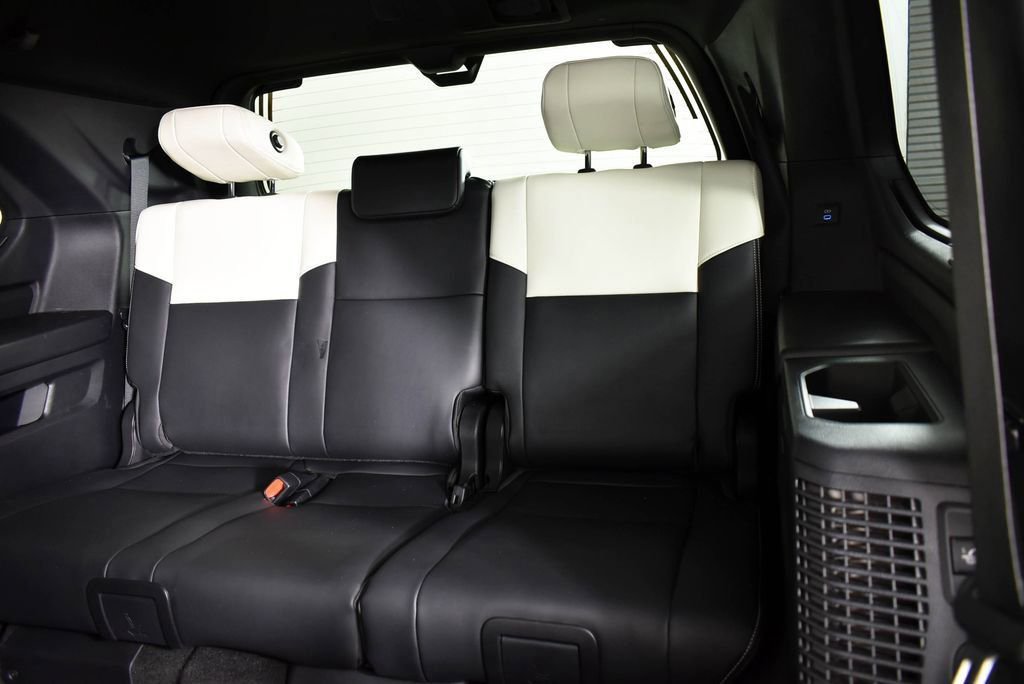 Used 2024 Toyota Sequoia Capstone AWD/4WD image 19