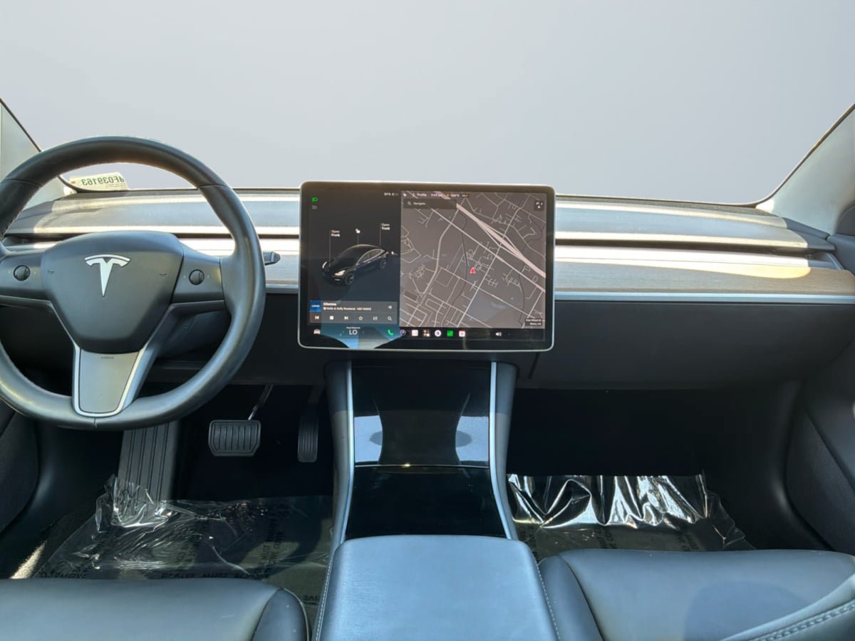 Used 2018 Tesla Model 3 Long Range RWD image 10