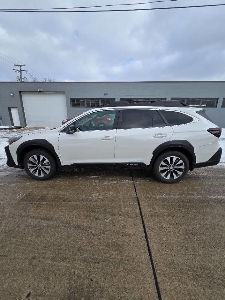 Used 2025 Subaru Outback Limited image 7