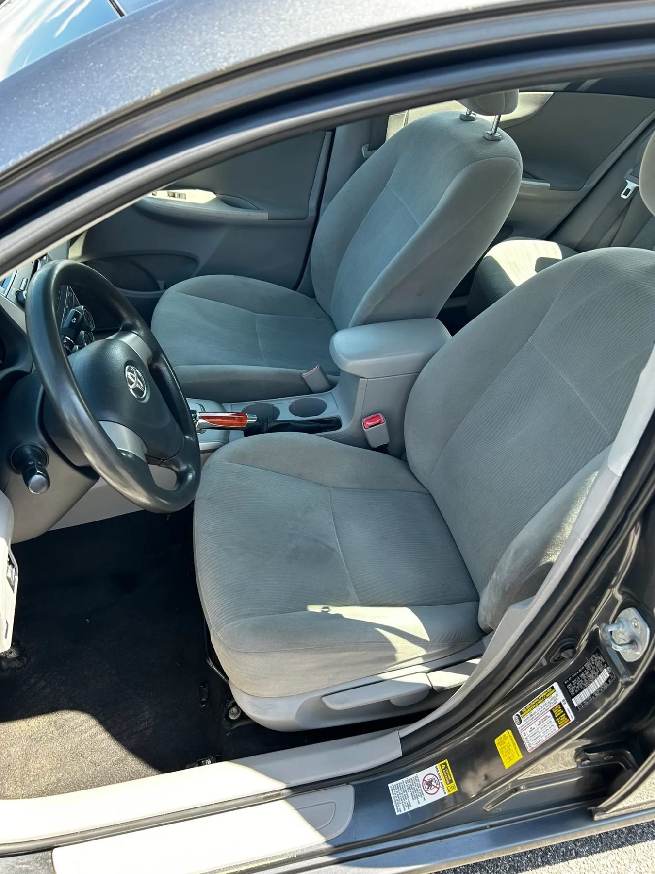 Used 2011 Toyota Corolla LE image 27