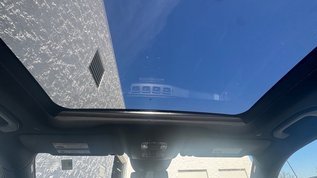 Used 2025 Mercedes-Benz GLE 350 4MATIC image 16