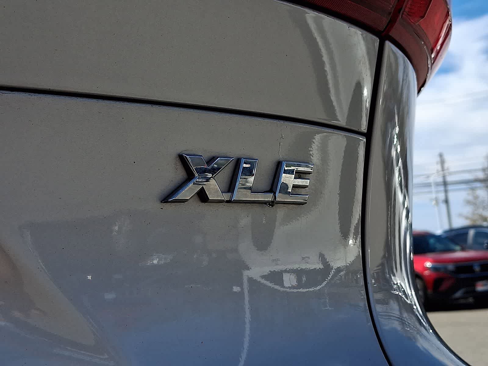 Used 2023 Toyota Venza XLE AWD/4WD image 34