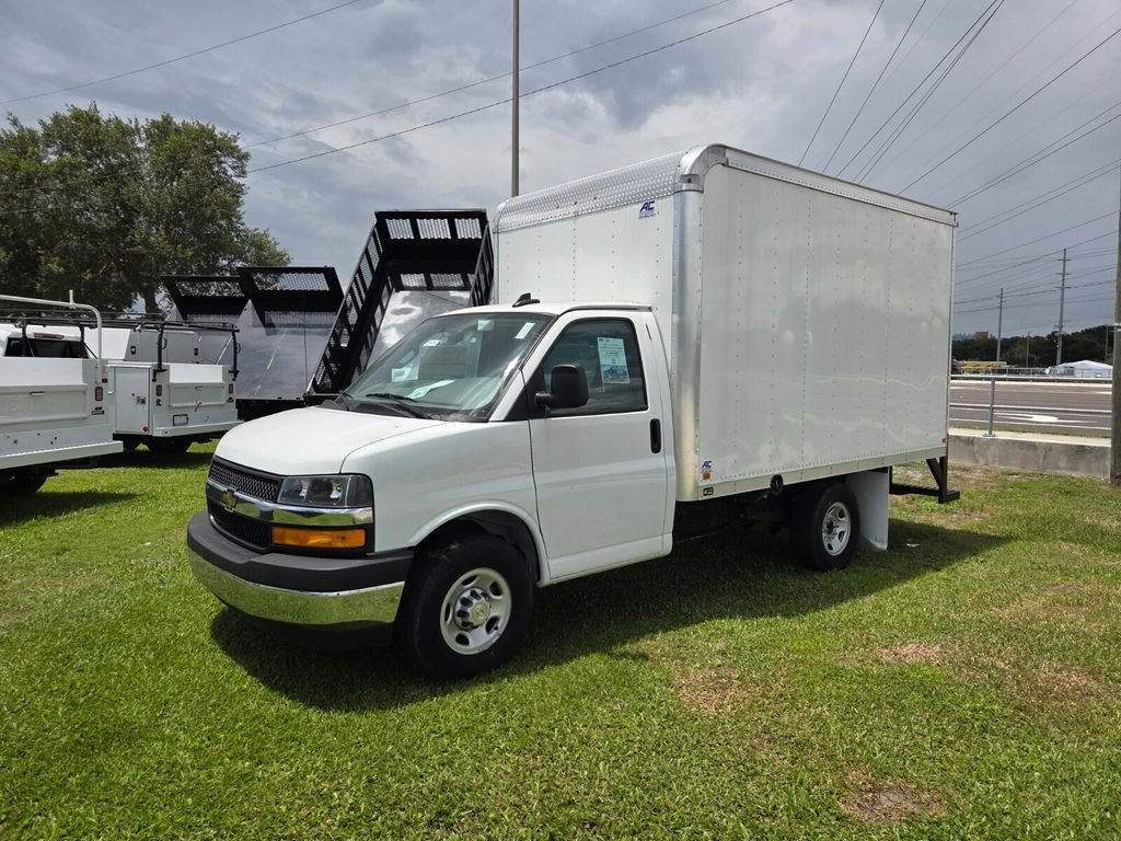 New 2024 Chevrolet Express 3500 w/ Power Convenience Package RWD image 4