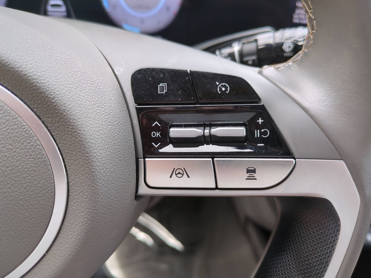 Used 2023 Hyundai Elantra SEL w/ Convenience Package FWD image 24