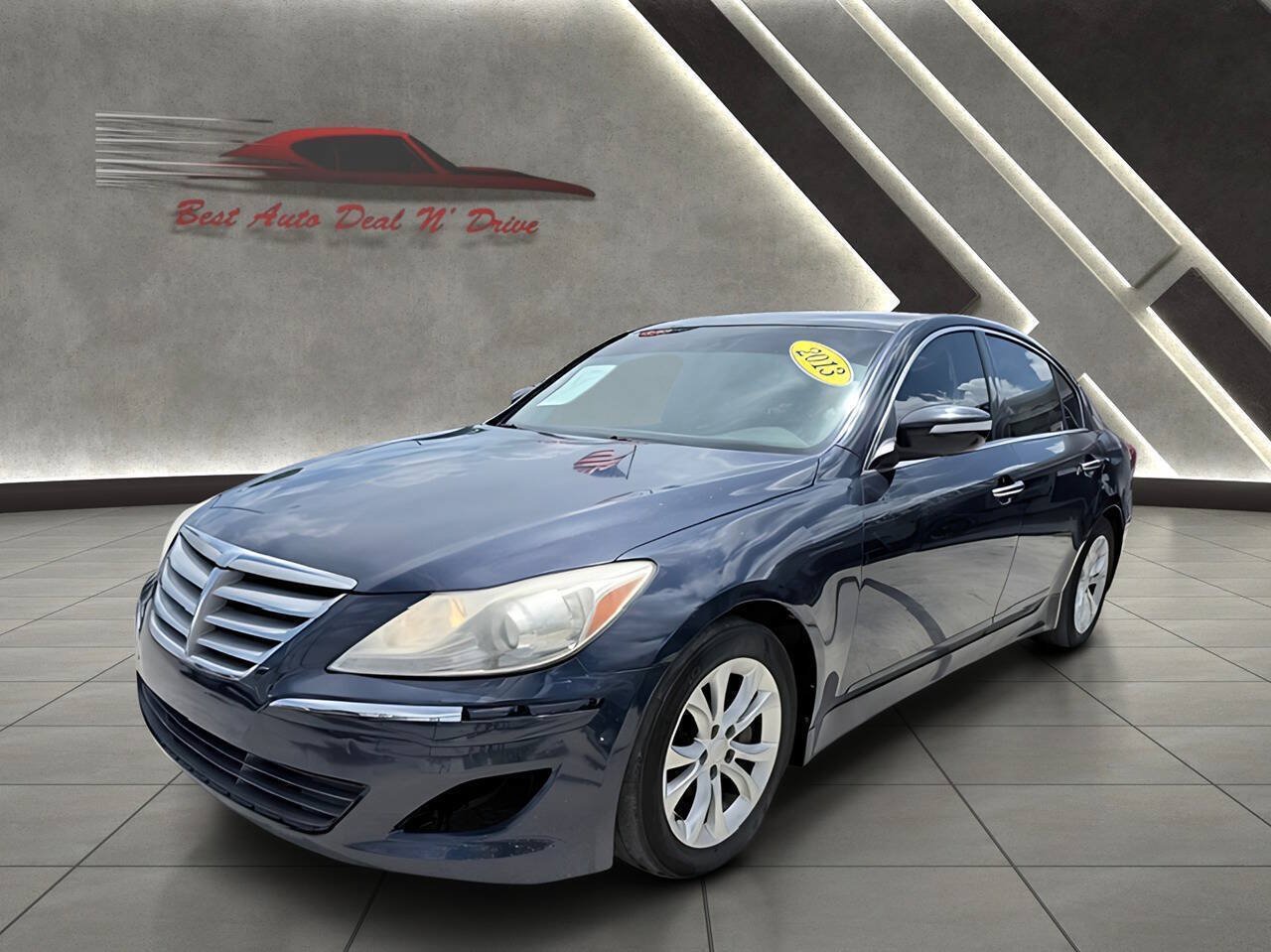Used 2013 Hyundai Genesis 3.8 RWD image 4
