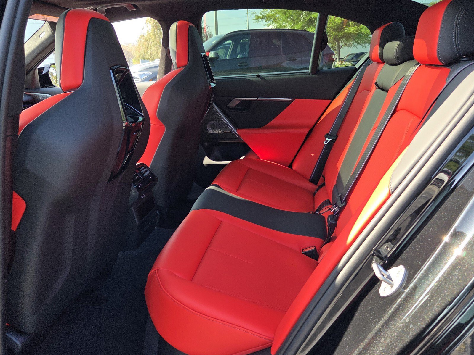 New 2026 BMW M5 w/ Executive Package AWD/4WD image 11